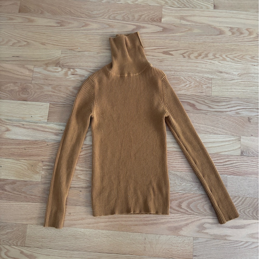 Ribbed Cashmere Turtleneck Sweater in Camel